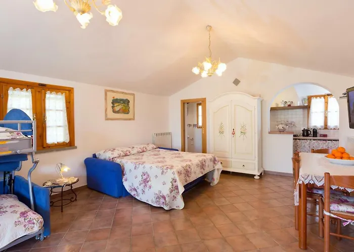 Piccolo Eden アパート ヴァダ