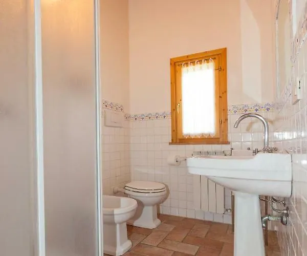 Piccolo Eden アパート ヴァダ